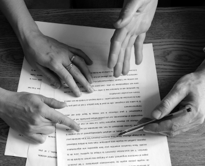 File:Ecrivains consult - Texte 4 mains.jpg — related to C-suite Consulting